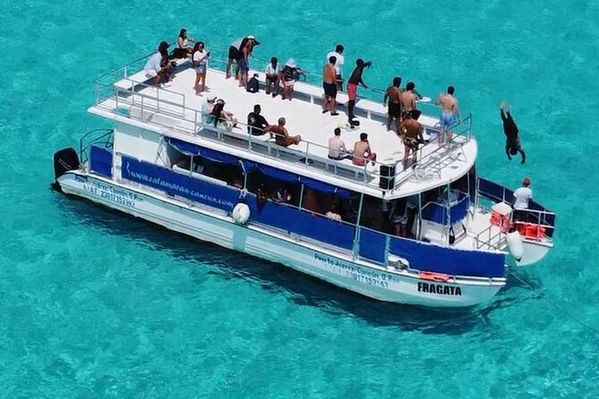 Catamaran in Cozumel with snorkeling at El Cielo and open Bar - The Open Bar and Lunch: What the On-Board Time Is Really Like
