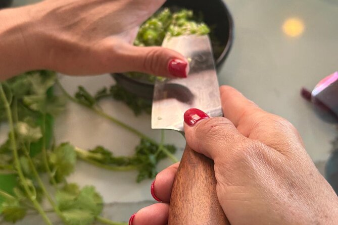 Cocktail Making in Cozumel Mexico - Who should book this margarita and guac class