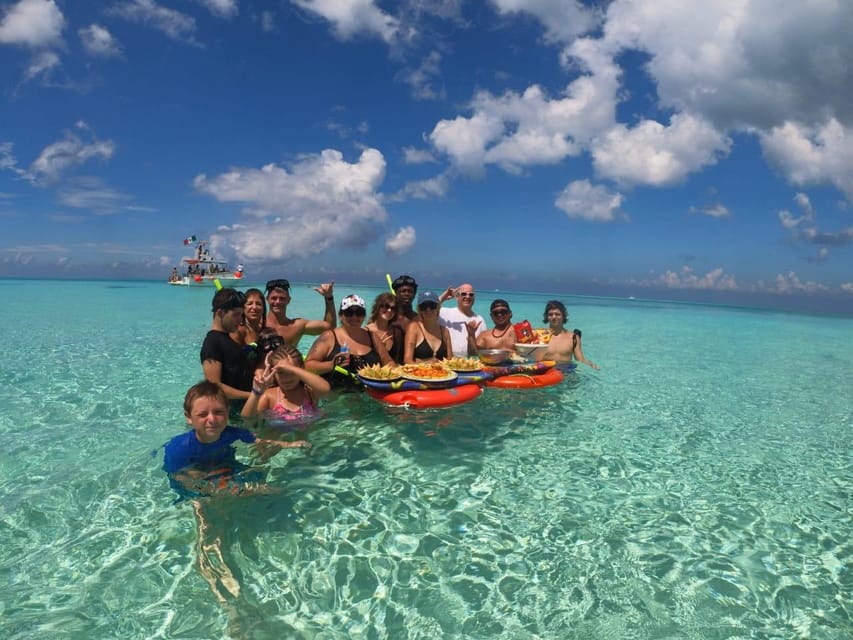 Cozumel, El Cielo: 4-Hour Shared Snorkeling Tour - El Cielo sandbar snorkeling: starfish in the shallows
