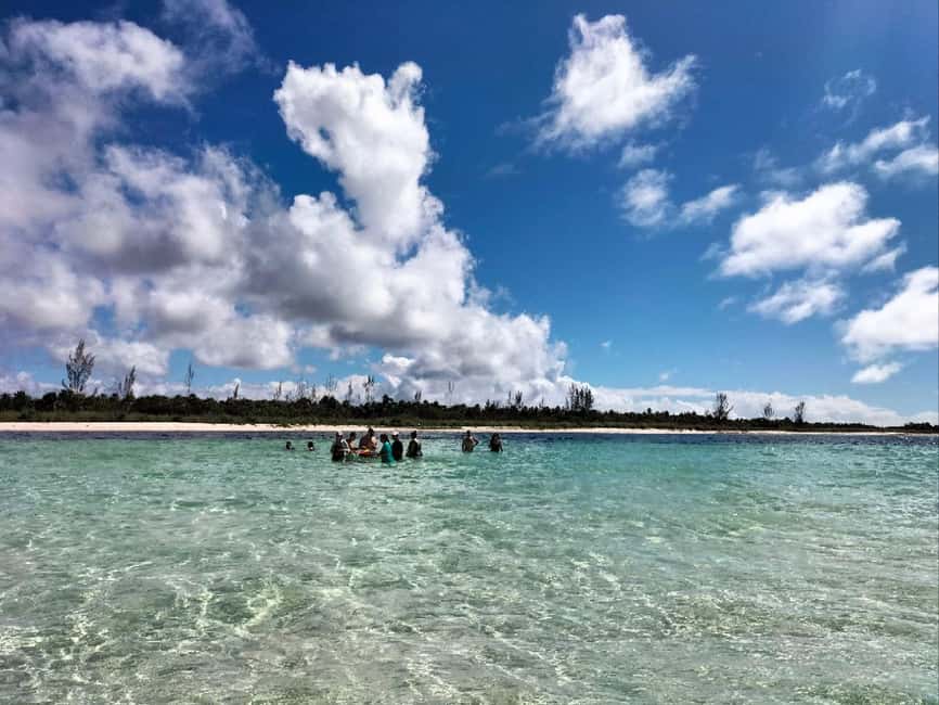 Cozumel, El Cielo: 4-Hour Shared Snorkeling Tour - The ride and the break: El Cedral pause