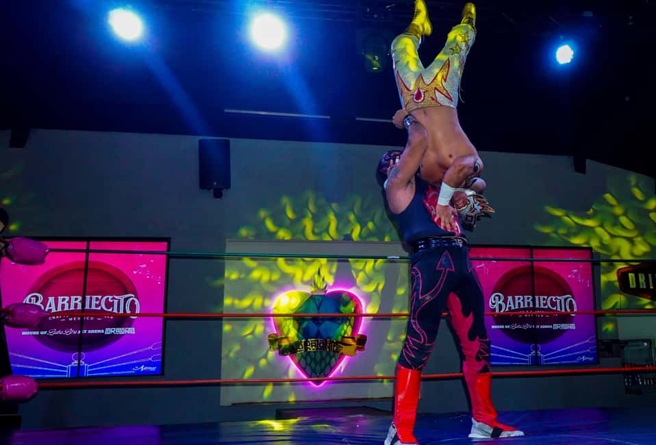 Cozumel Lucha Libre Experience! Meet & Greet Package - Barriecito setup: Where you meet and how the evening starts