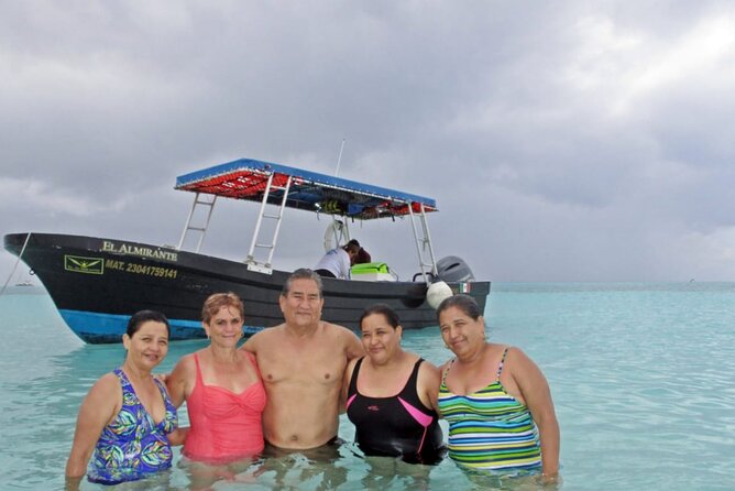 Cozumel Private 4-hour Boat Tour to El Cielo with Snorkeling - Food, drinks, and the little “brunch on the water” moment