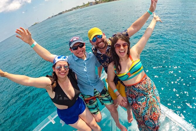 Crystal Boat Trip and Snorkeling Tour from Cozumel - The guides: Captain David and Christofer do the heavy lifting