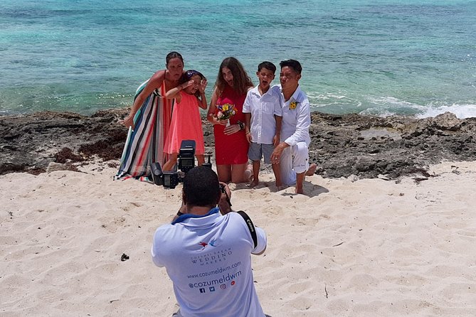 Deluxe Photography Session - Roots Beach Club: Where Your Cozumel Photo Session Starts