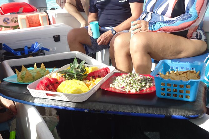 El Cielo and Snorkeling for Cruise Ship Passengers - El Cielito sandbank: drinks, fresh snacks, and a breather