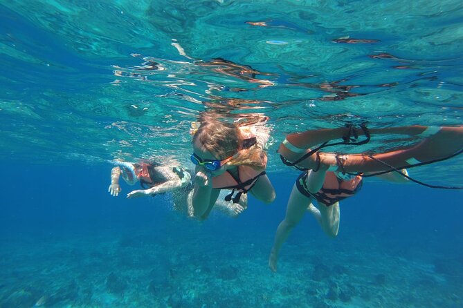 Get to know heaven on earth with Chivis del mar private - El Cielo sandbank: starfish spotting and photo time