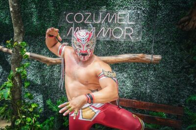 Legendary Mexican Lucha Libre Experience in Cozumel Meet andGreet - The Barriecito experience: show time with a story you can follow
