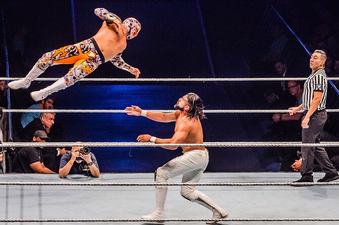 Legendary Mexican Lucha Libre Experience in Cozumel Meet andGreet - Rudos and Técnicos: why the crowd involvement matters