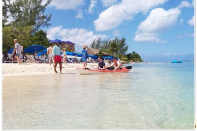 Private Cozumel Jeep Tour & Water Park, Kayaks, Paddle Board, Snorkel With Lunch - Lunch and gear hire: why this format is good value