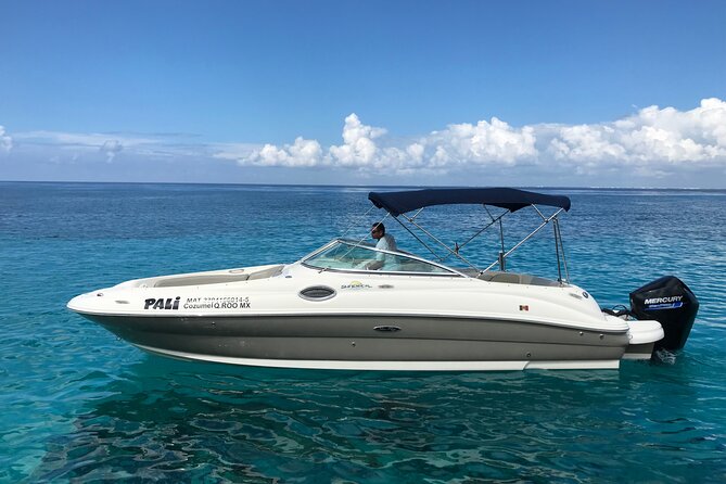 Private snorkeling with 23ft Sea Ray in San Miguel de Cozumel - How the crew plans the day: weather decides the best reefs