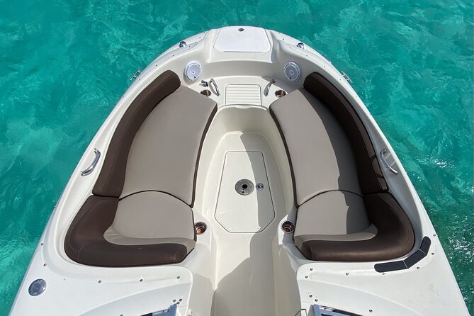 Private snorkeling with 23ft Sea Ray in San Miguel de Cozumel - Food and drinks onboard: a simple detail that upgrades everything