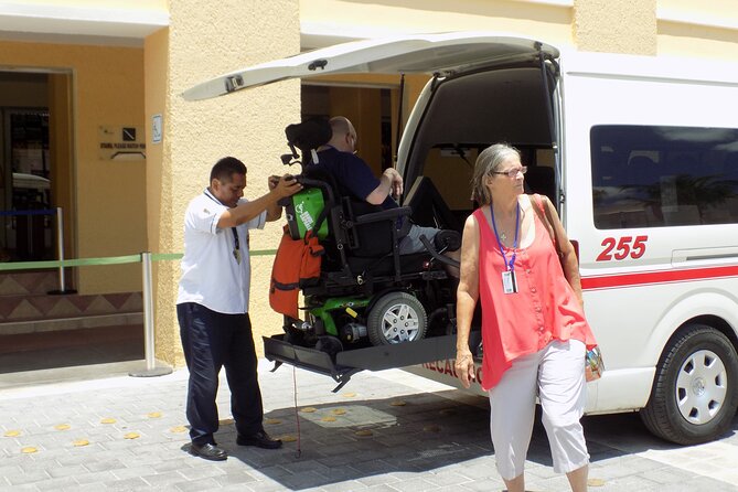 Private Transfer between Cozumel Airport or Ferry, and Hotels - Getting Help With Luggage (Small Detail, Big Relief)